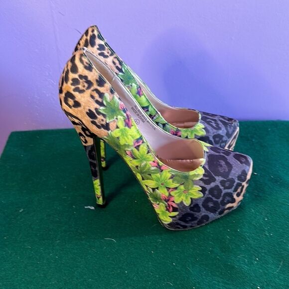 Wild Rose Women’s Platform Shoes Animal Print & Floral Size 8.5 Trendy Heels - Picture 2 of 7